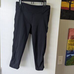 Lululemon athletica Black Capris Leggings Size 6